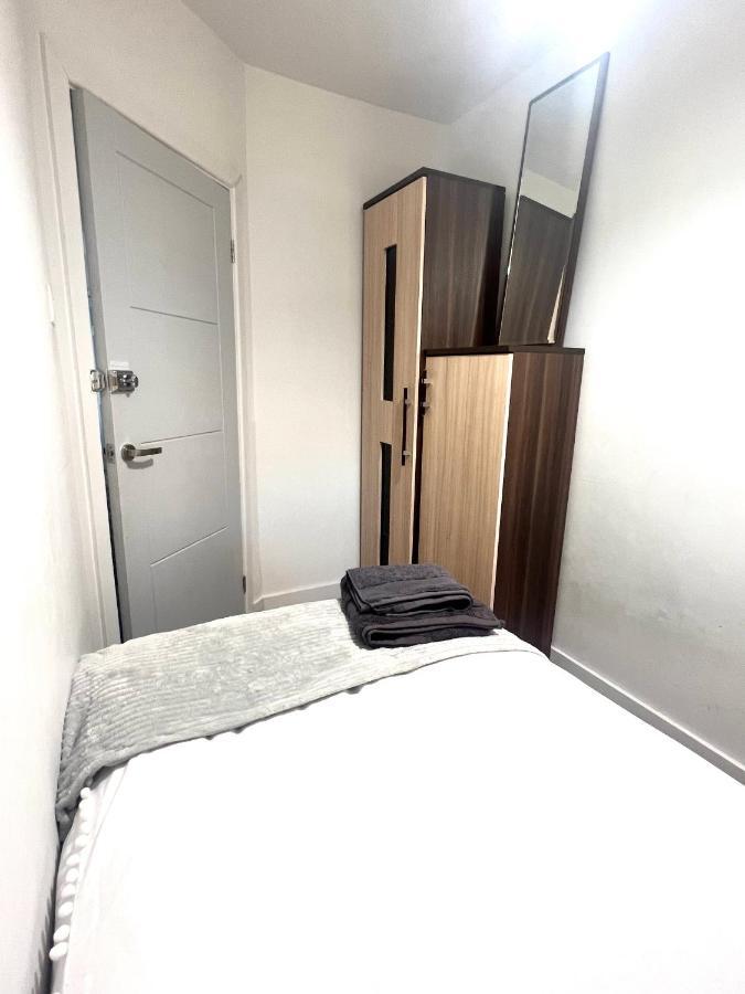 Lovely Single Room Londra Exterior foto